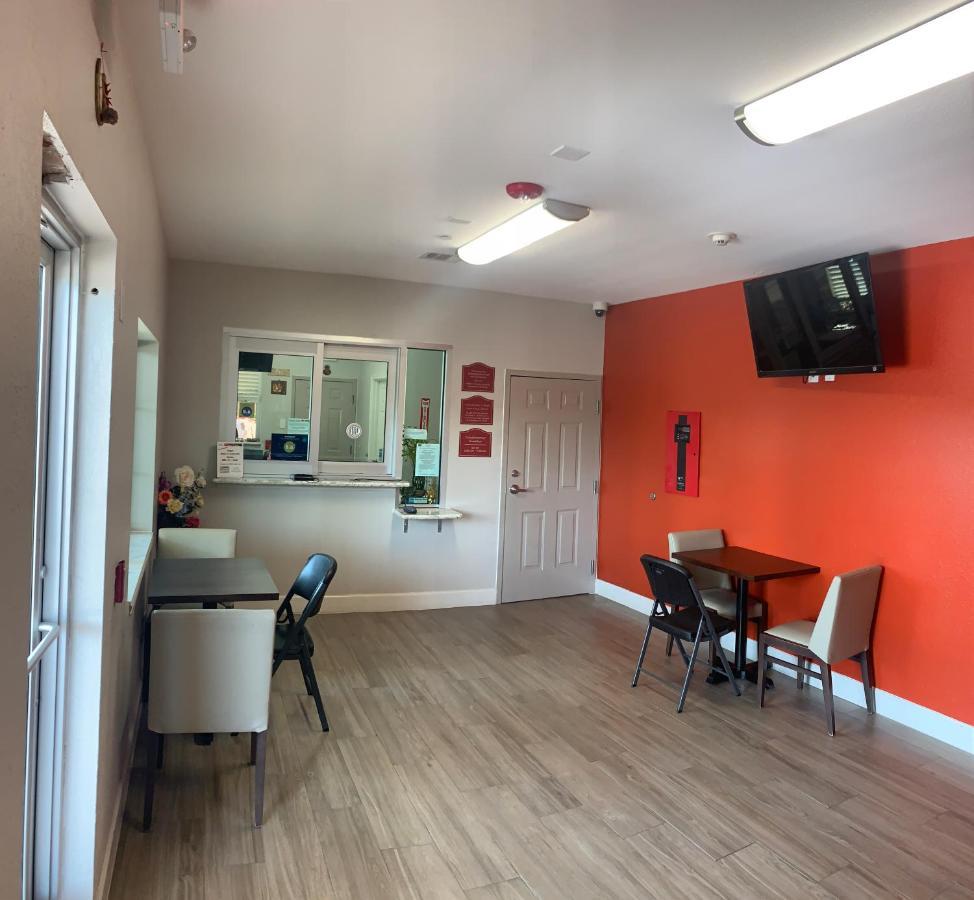 Scottish Inn & Suites - Iah Airport 험블 외부 사진